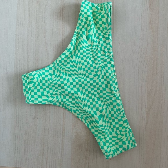 NWT Dont Call Me Jennyfer Green Checkered Women's Swim Bottom size small - Picture 4 of 7